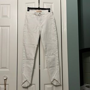 Joe’s white skinny ankle length jeans in great shape. Worn a few times